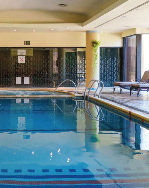Piscina interna climatizada